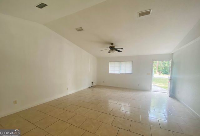 240 W Dawson Avenue, Kingsland, GA 31548