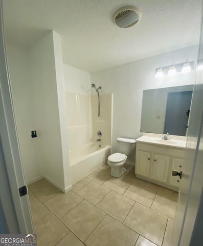 240 W Dawson Avenue, Kingsland, GA 31548