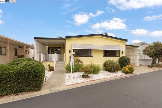 3263 Vineyard Ave., Pleasanton, CA 94566