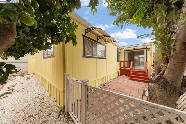 3263 Vineyard Ave., Pleasanton, CA 94566