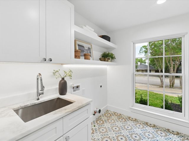 7124 Meadow Road, Dallas, TX 75230