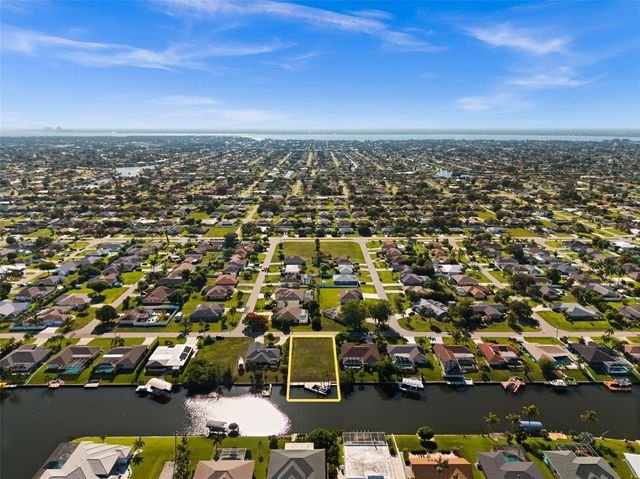 3022 SE 6TH AVENUE, Cape Coral, FL 33904