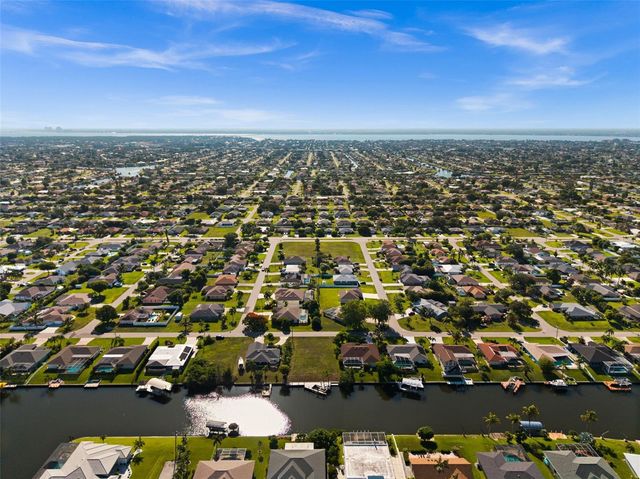 3022 SE 6TH AVENUE, Cape Coral, FL 33904