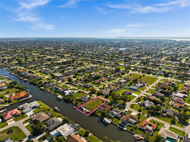 3022 SE 6TH AVENUE, Cape Coral, FL 33904