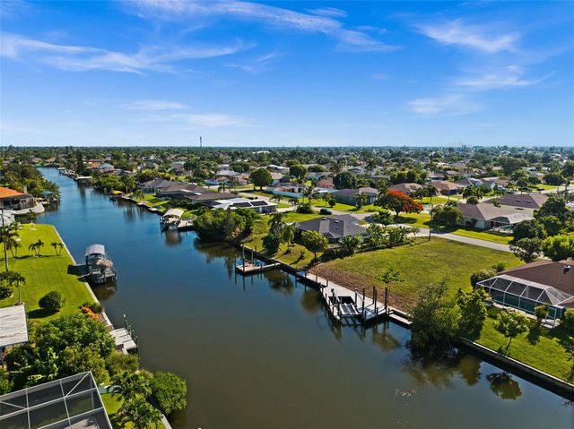 3022 SE 6TH AVENUE, Cape Coral, FL 33904