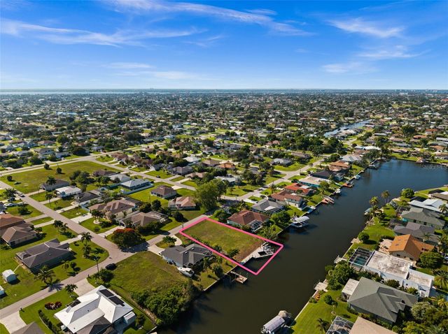 3022 SE 6TH AVENUE, Cape Coral, FL 33904