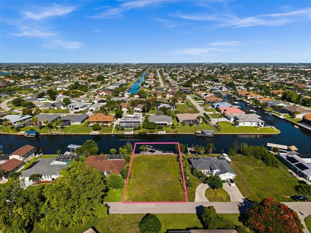 3022 SE 6TH AVENUE, Cape Coral, FL 33904