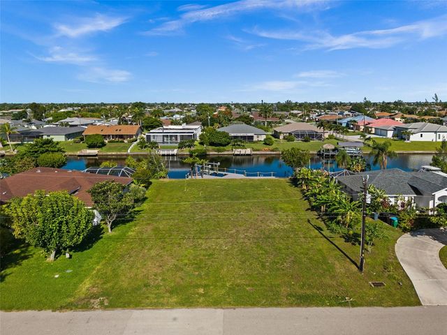 3022 SE 6TH AVENUE, Cape Coral, FL 33904