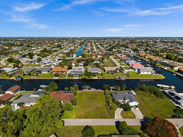 3022 SE 6TH AVENUE, Cape Coral, FL 33904