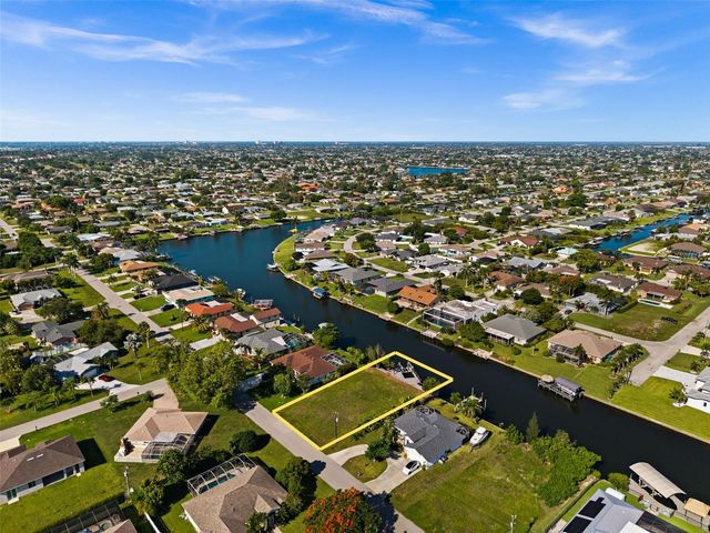 3022 SE 6TH AVENUE, Cape Coral, FL 33904