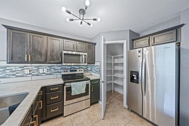 9513 N Main Street, Kansas City, MO 64155