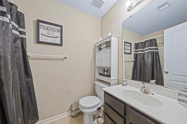 9513 N Main Street, Kansas City, MO 64155