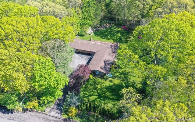 20 Cherry Lane, Syosset, NY 11791