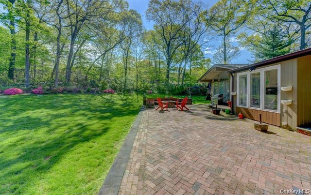20 Cherry Lane, Syosset, NY 11791