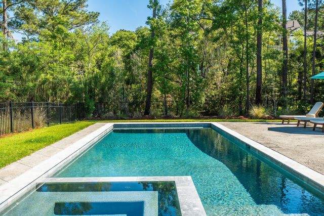 1443 Headquarters Plantation Drive, Johns Island, SC 29455