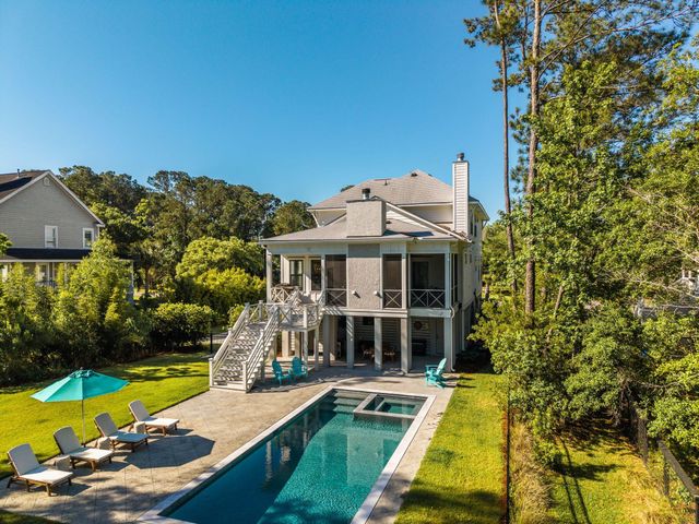 1443 Headquarters Plantation Drive, Johns Island, SC 29455