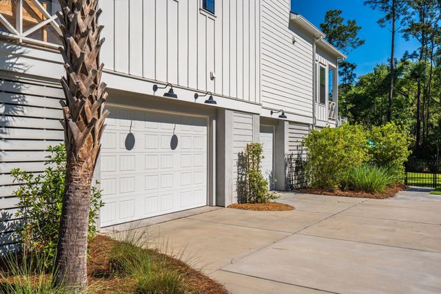 1443 Headquarters Plantation Drive, Johns Island, SC 29455