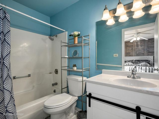 5943 Woodgate Drive, Matteson, IL 60443