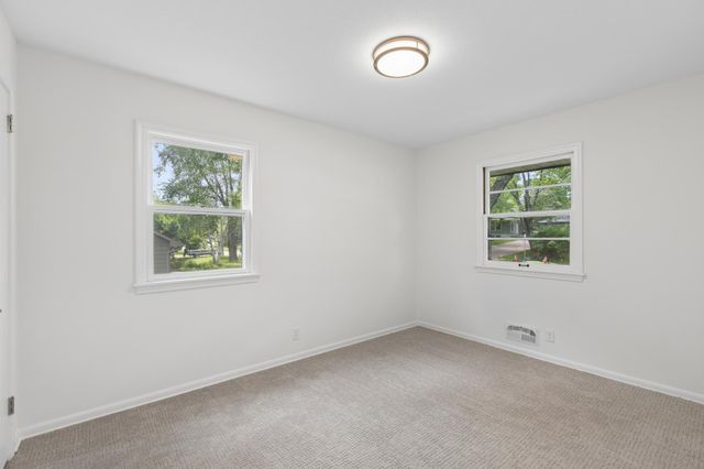 24850 Amlee Road, Shorewood, MN 55331