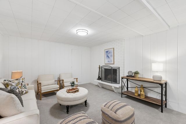 24850 Amlee Road, Shorewood, MN 55331