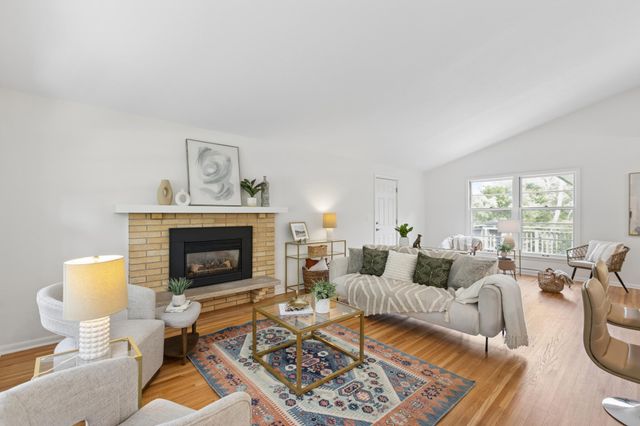 24850 Amlee Road, Shorewood, MN 55331