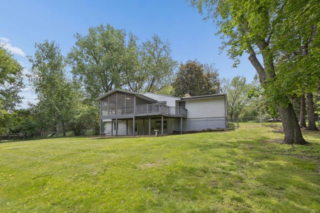 24850 Amlee Road, Shorewood, MN 55331