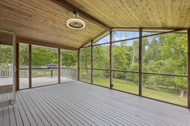 24850 Amlee Road, Shorewood, MN 55331