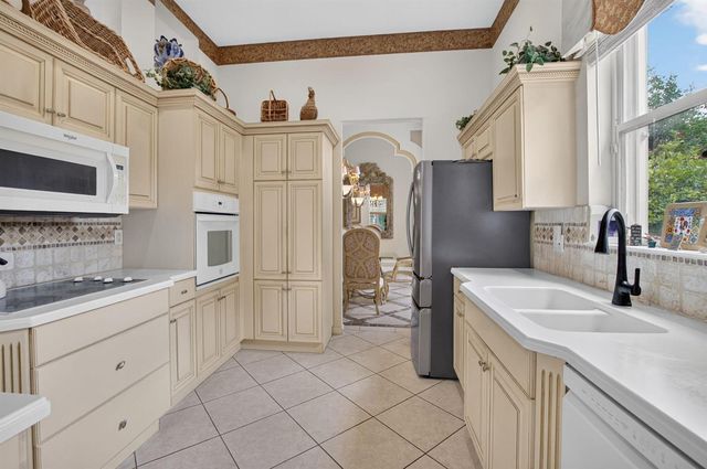 7264 Cataluna Circle, Delray Beach, FL 33446