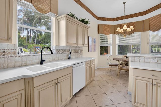7264 Cataluna Circle, Delray Beach, FL 33446