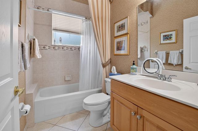 7264 Cataluna Circle, Delray Beach, FL 33446