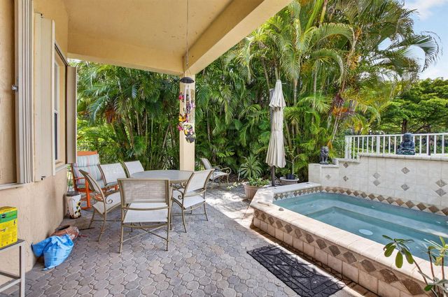 7264 Cataluna Circle, Delray Beach, FL 33446