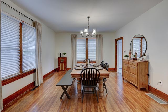 1610 S Main Street, Carthage, MO 64836