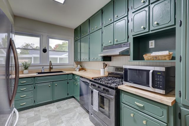 1610 S Main Street, Carthage, MO 64836