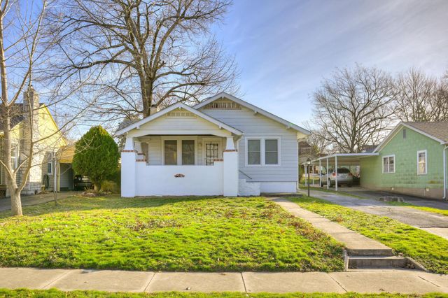 1610 S Main Street, Carthage, MO 64836