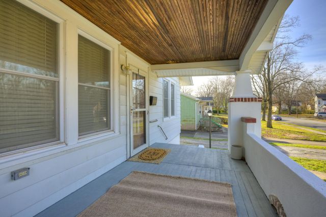 1610 S Main Street, Carthage, MO 64836