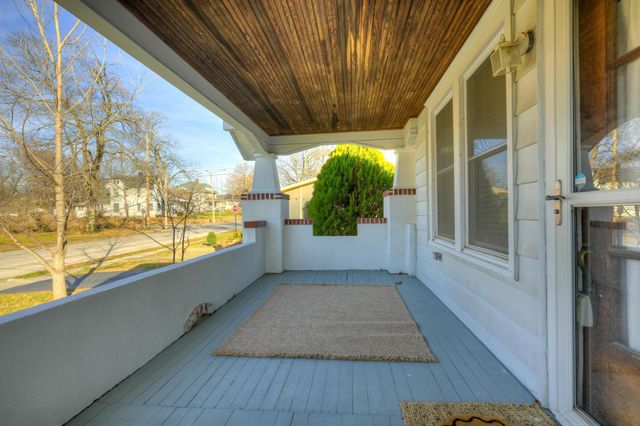 1610 S Main Street, Carthage, MO 64836