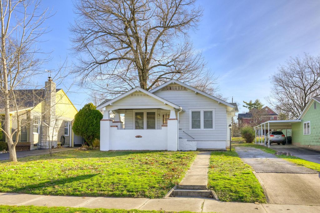 1610 S Main Street, Carthage, MO 64836