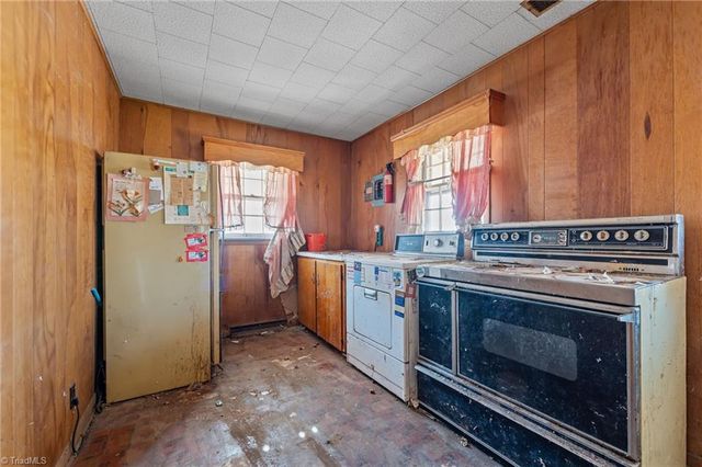 1307 Fairview Street, Greensboro, NC 27405