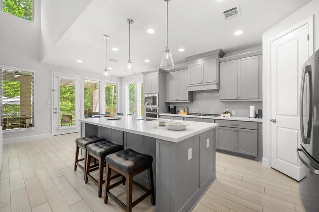 298 Sky Top Drive Drive, Montgomery, TX 77316