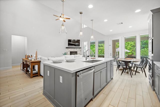 298 Sky Top Drive Drive, Montgomery, TX 77316