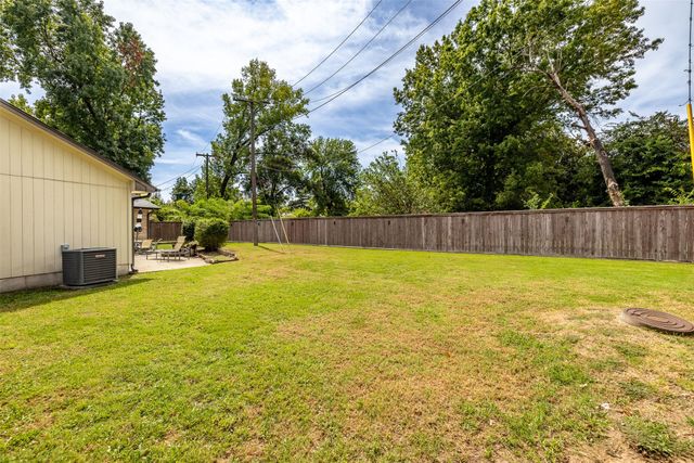 5622 S Columbia Avenue, Tulsa, OK 74105