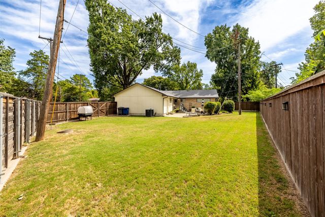 5622 S Columbia Avenue, Tulsa, OK 74105