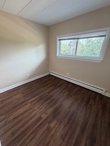 1307 College Avenue 205, Wheaton, IL 60187