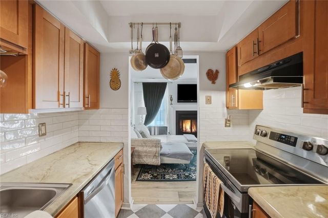 2469 Reagan AVE, Virginia Beach, VA 23454