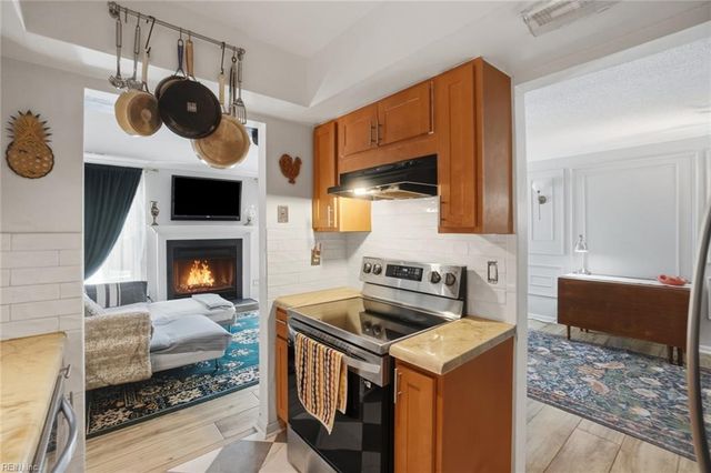 2469 Reagan AVE, Virginia Beach, VA 23454