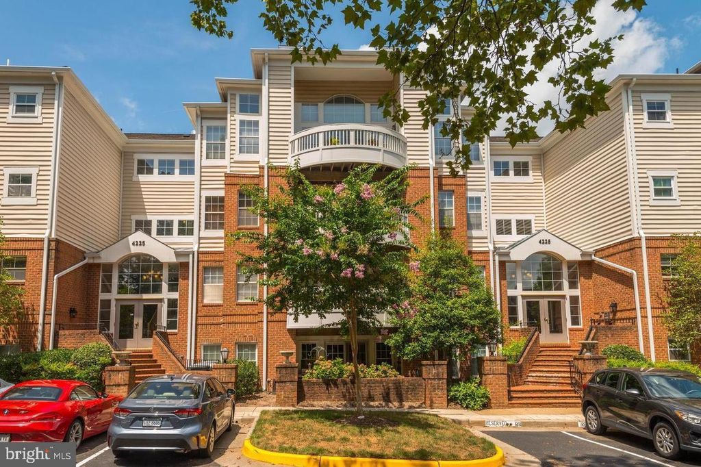 4225 MOZART BRIGADE LN #94, Fairfax, VA 22033