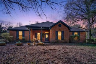 186 Lake Bend Cove, Elmore, AL 36025