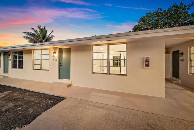 1928 Service Road, North Palm Beach, FL 33408