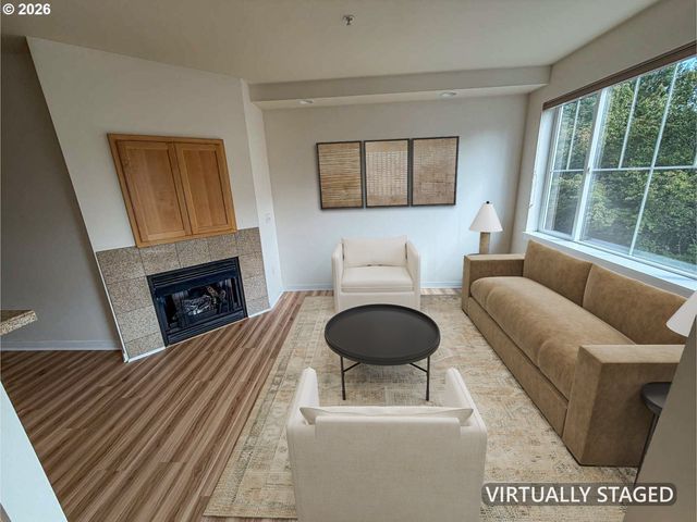 8329 Sw 24TH Ave, Portland, OR 97219