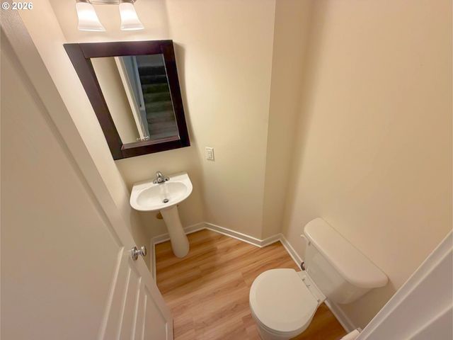 8329 Sw 24TH Ave, Portland, OR 97219